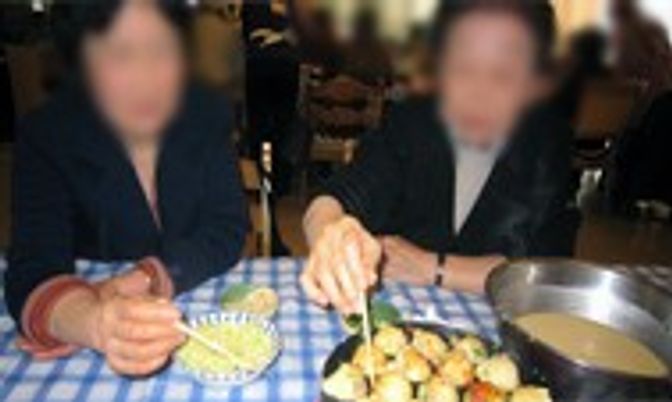 楽しそうな食事風景