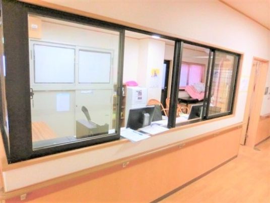 事務所風の室内風景