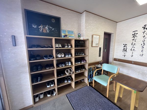落ち着いた雰囲気のエントランス