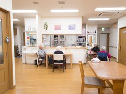 ゆったりした食堂の様子