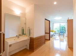 明るく清潔な居室