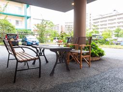 屋外休憩スペースの様子