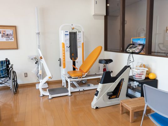 トレーニング器具が揃う部屋