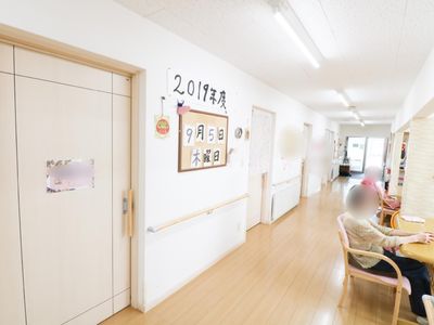 廊下と掲示物