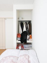 整理された洋室のクローゼット