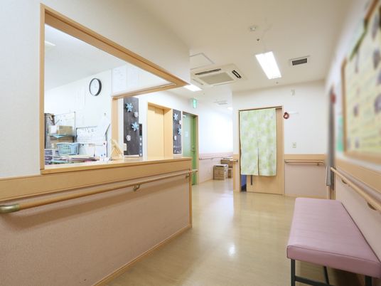 廊下と接客エリアの景観