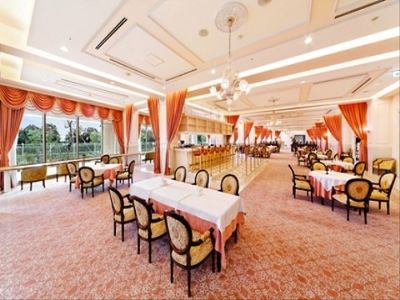 清潔感溢れる食堂内観