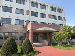 正面玄関の建物