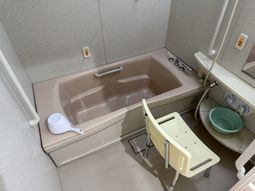 安心の設備が整う浴室