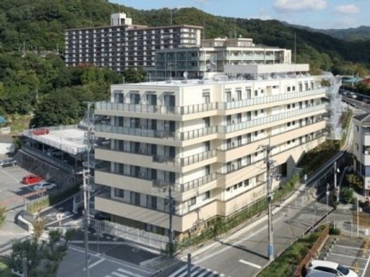 大規模な建物外観