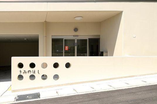柔らかな印象のエントランス