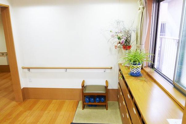 自然光あふれる廊下