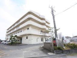 モダンな建物の外観