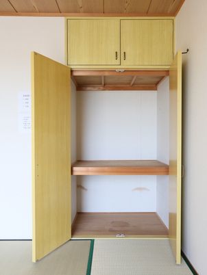 和室の押し入れと棚