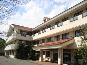 3階建ての建物外観