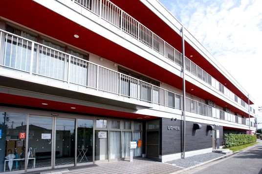 ゆったりとした建物の外観