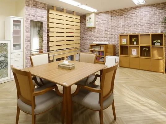 落ち着いた雰囲気の多目的室