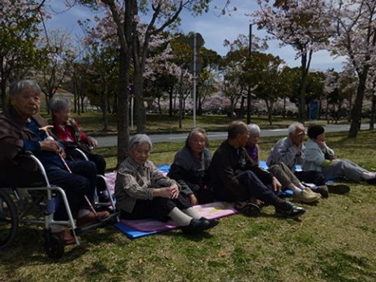 お花見をする利用者様