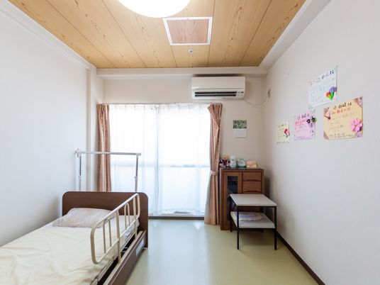光が差し込む居室