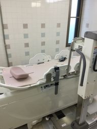 バリアフリー設計の浴室