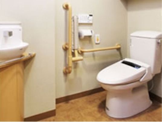 手すり付きトイレ空間