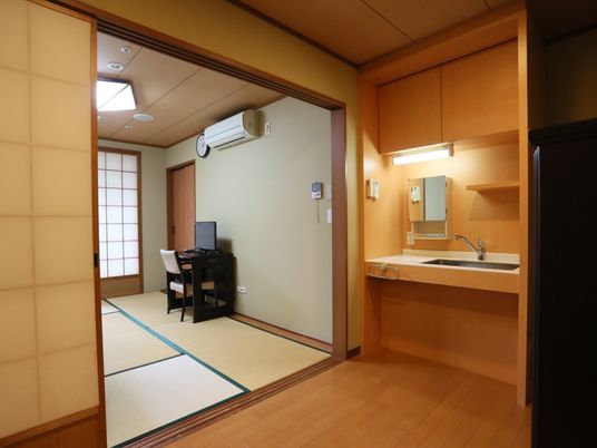和室付き居室の内部