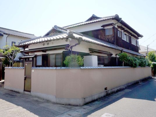 和風の建物外観  