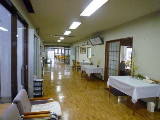 広々とした廊下