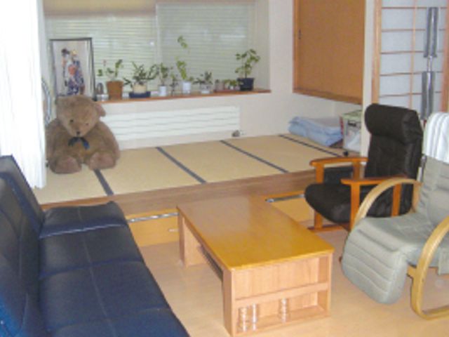 温かみのある和室 和室 落ち着いた和室で、リラックスしながら働くことができる環境です。
