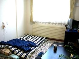 明るい和室の一角