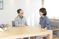 和やかな会話のラウンジ