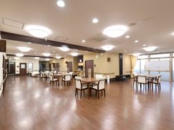 広々としたダイニングスペース