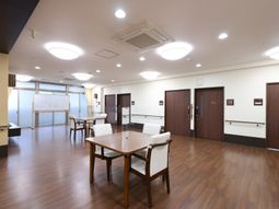 快適な多目的室内観