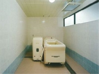 ケアバス設備を備えた浴室