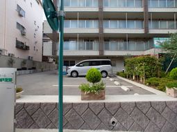 整備された建物の外観