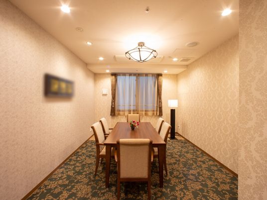 落ち着いた雰囲気のダイニング