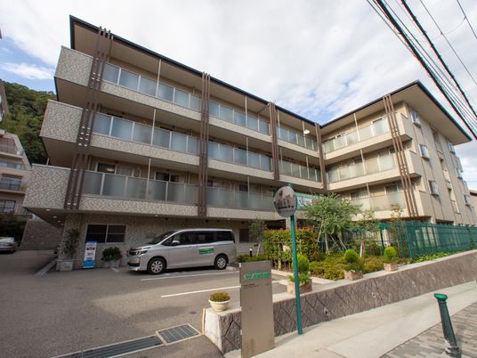 ケアセンター外観全景