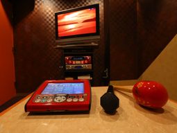 カラオケ設備と機器