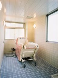 清潔感ある明るい浴室