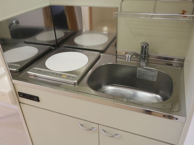 清潔なキッチン設備 キッチン 使いやすいキッチン設備が整っており、自炊を楽しむことも可能です。清潔感のあふれる環境で、健康的な毎日を支えます。