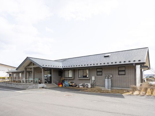 平屋建ての明るい外観