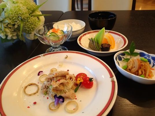 カラフルな手作り料理