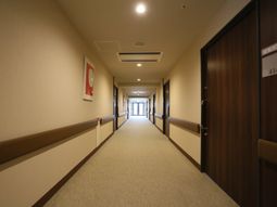 廊下の清潔な空間