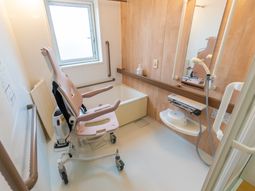 バリアフリー対応の浴室