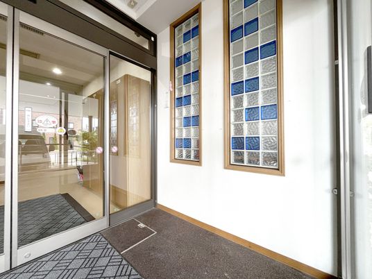 自動ドアのエントランス