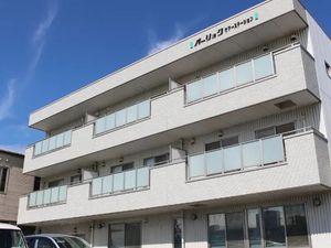 明るい外観の建物  
