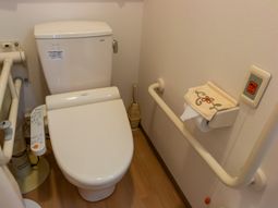 安全設備の整った空間トイレ