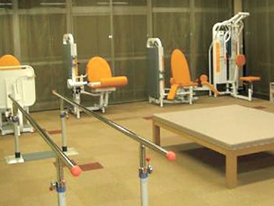機能訓練器具のある室内機能訓練室  
