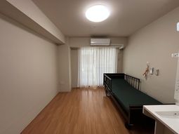 光が差し込む居室