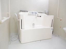 清潔な浴室設備